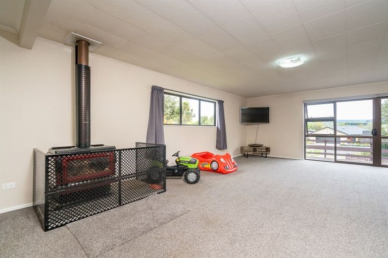 Photo of property in 8 Greenhithe Street, Waihola, Milton, 9073