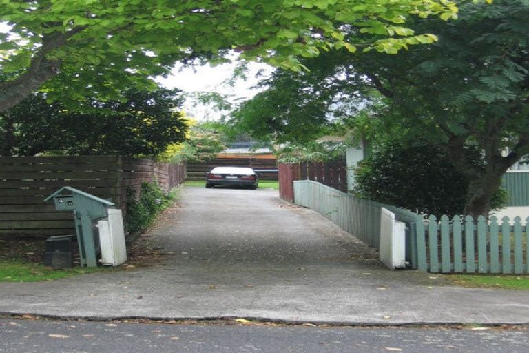 Photo of property in 2/4 Grove Lane, Pakuranga, Auckland, 2010