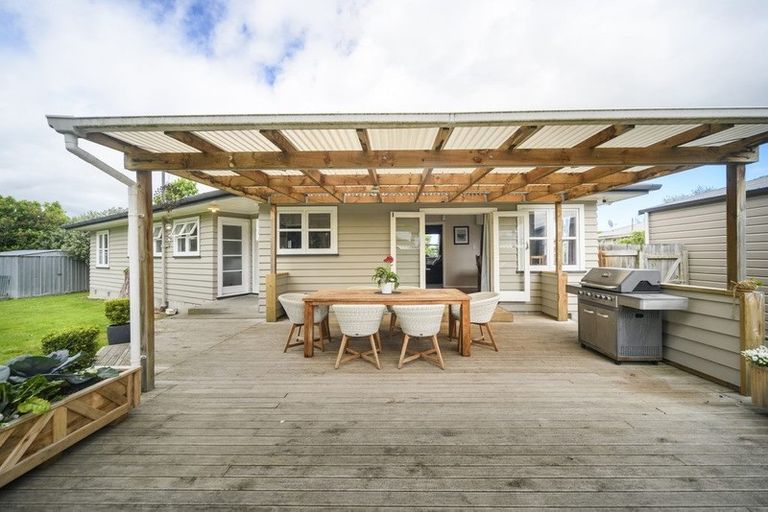 Photo of property in 18 Woburn Place, Takaro, Palmerston North, 4412