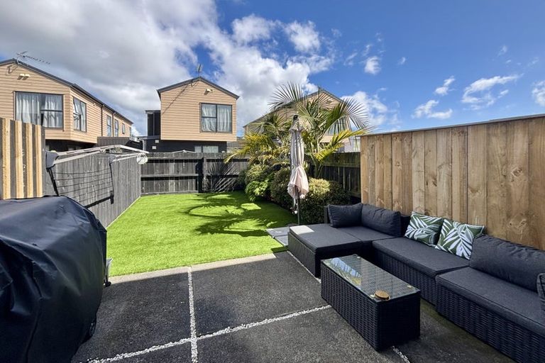 Photo of property in 6 Dignity Street, Papakura, 2110