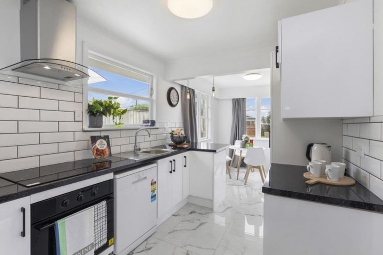 Photo of property in 42 Kashmir Avenue, Clouston Park, Upper Hutt, 5018