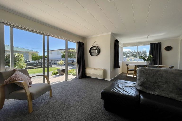 Photo of property in 19 Grange Street, Winton, 9720