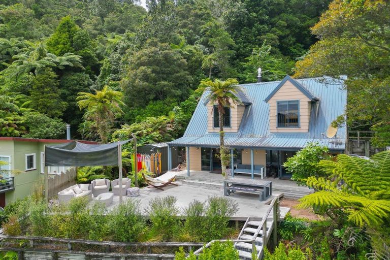 Photo of property in 8 Chingford Road, Lake Rotoma, Rotorua, 3074