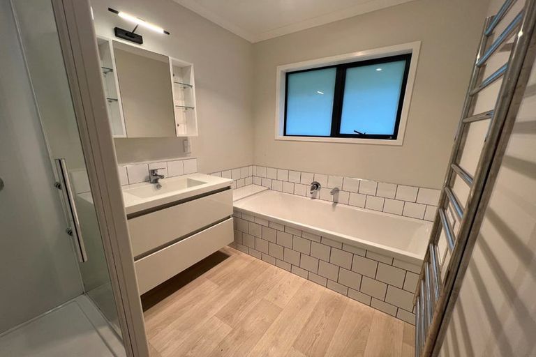 Photo of property in 85a Aeroview Drive, Beach Haven, Auckland, 0626