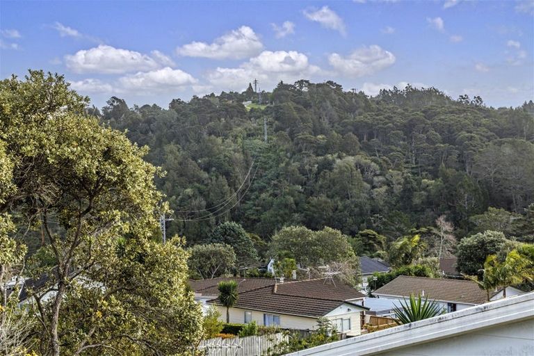 Photo of property in 27 Hale Crescent, Bayview, Auckland, 0629