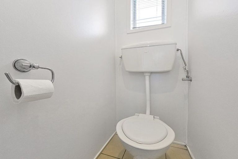 Photo of property in 1/79 Prince Regent Drive, Half Moon Bay, Auckland, 2012