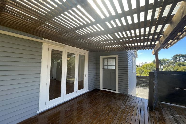 Photo of property in 80 Kaurilands Road, Titirangi, Auckland, 0604