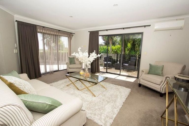 Photo of property in 2 Baverton Drive, Flat Bush, Auckland, 2016