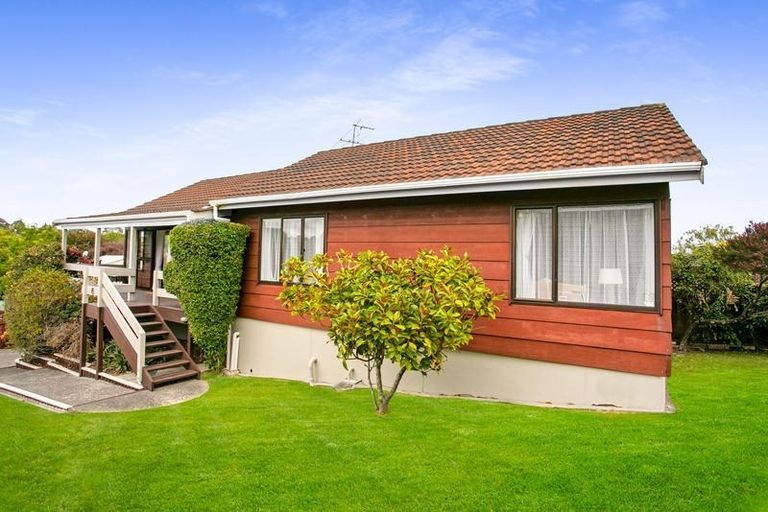 Photo of property in 6 Elizabeth Drive, West Harbour, Auckland, 0618