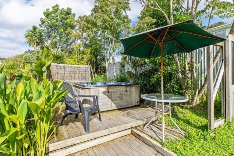 Photo of property in 30 Hydra Place, Glen Eden, Auckland, 0602