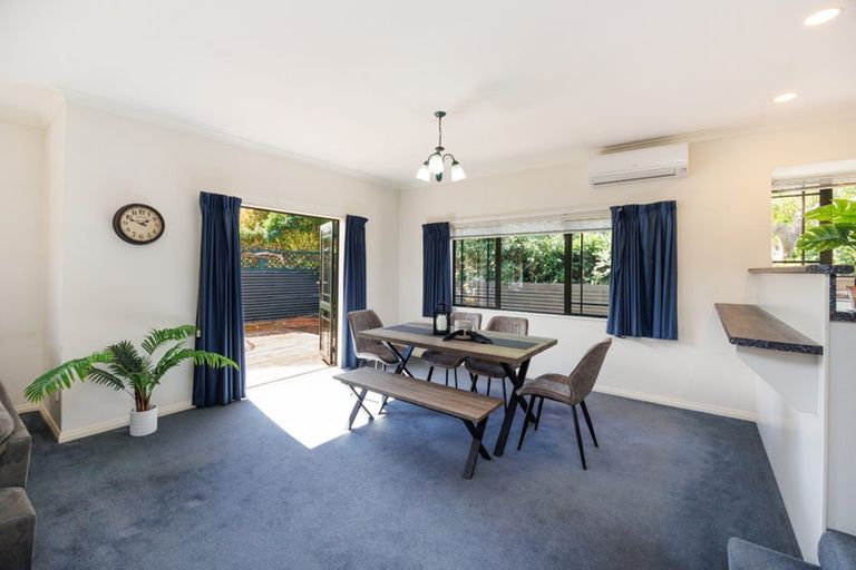 Photo of property in 12 Franklin Avenue, Hokowhitu, Palmerston North, 4410