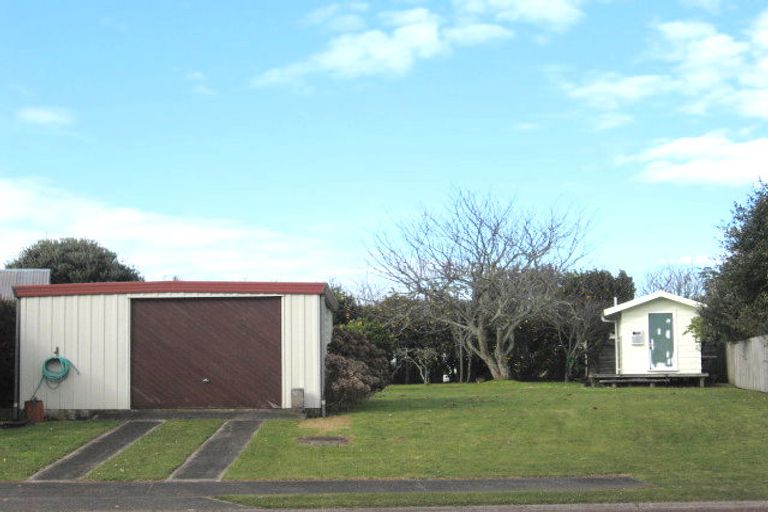 Photo of property in 2 Kauri Place, Tairua, 3508