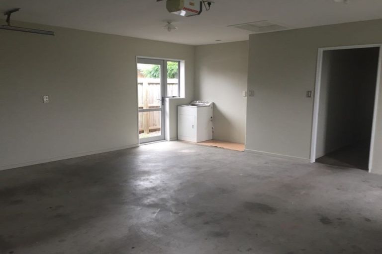 Photo of property in 17 Blowers Place, Halswell, Christchurch, 8025