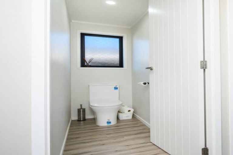 Photo of property in 7 Colonial Place, Kelvin Grove, Palmerston North, 4414