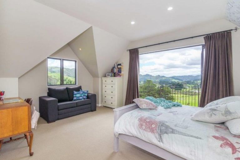 Photo of property in 89 Kakariki Way, Whitemans Valley, Upper Hutt, 5371