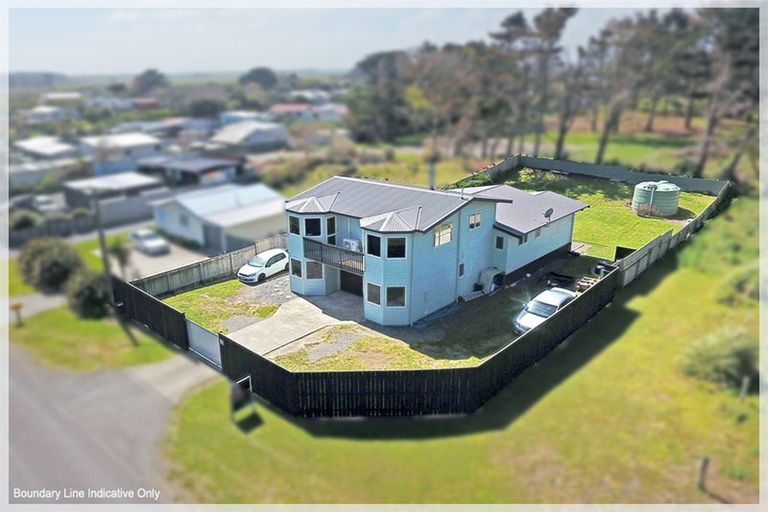 Photo of property in 2076 Tangimoana Road, Tangimoana, Palmerston North, 4473