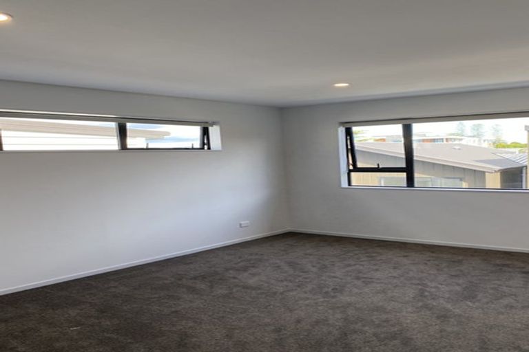 Photo of property in 32d Potter Avenue, Northcote, Auckland, 0627