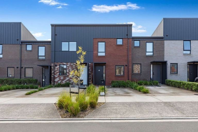 Photo of property in 26 Kotuitui Street, Manukau, Auckland, 2104