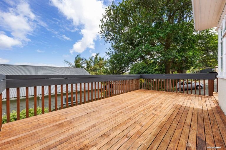Photo of property in 2/27 Hillcrest Road, Papatoetoe, Auckland, 2025