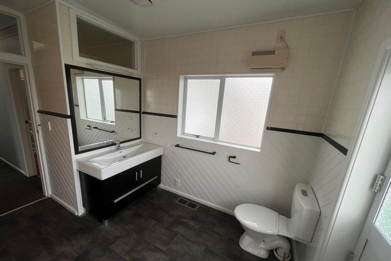 Photo of property in 1118 Fergusson Drive, Clouston Park, Upper Hutt, 5018