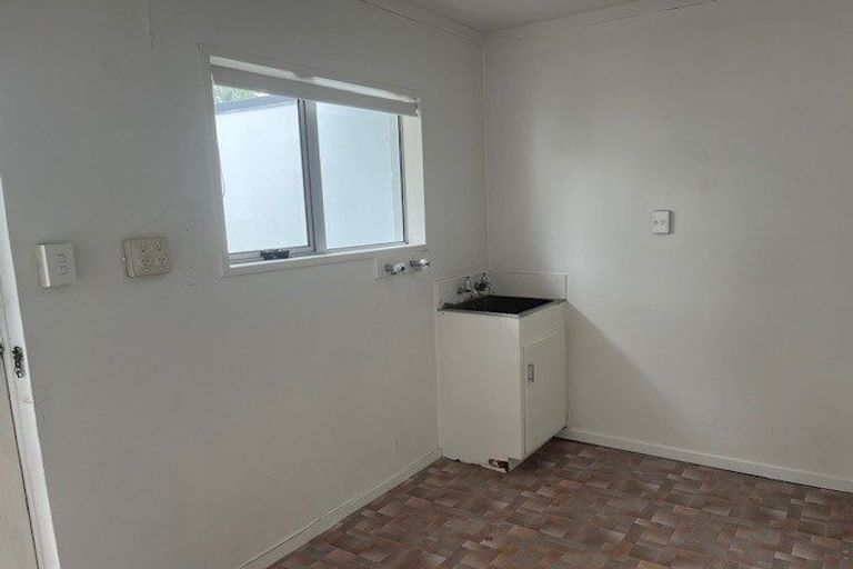 Photo of property in 1/57 Butley Drive, Farm Cove, Auckland, 2012