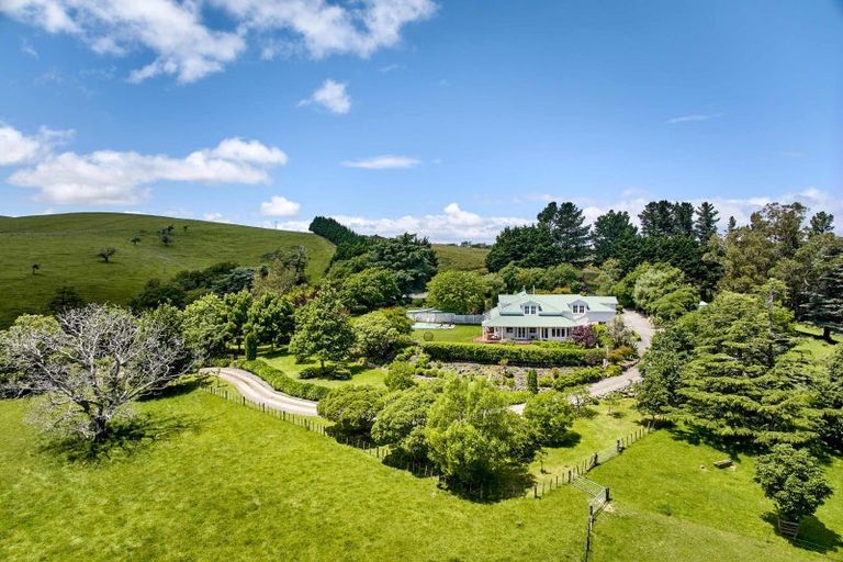 Photo of property in 8 Maungahina Road, Te Ore Ore, Masterton, 5886