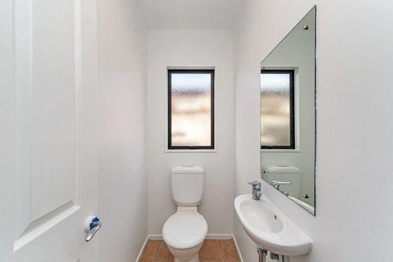 Photo of property in 16 Greenstone Place, Aotea, Porirua, 5024