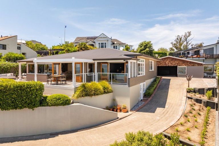 Photo of property in 135 Thompson Road, Bluff Hill, Napier, 4110