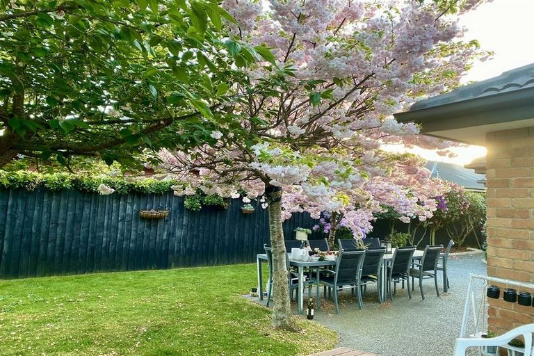 Photo of property in 24 Date Crescent, Aidanfield, Christchurch, 8025