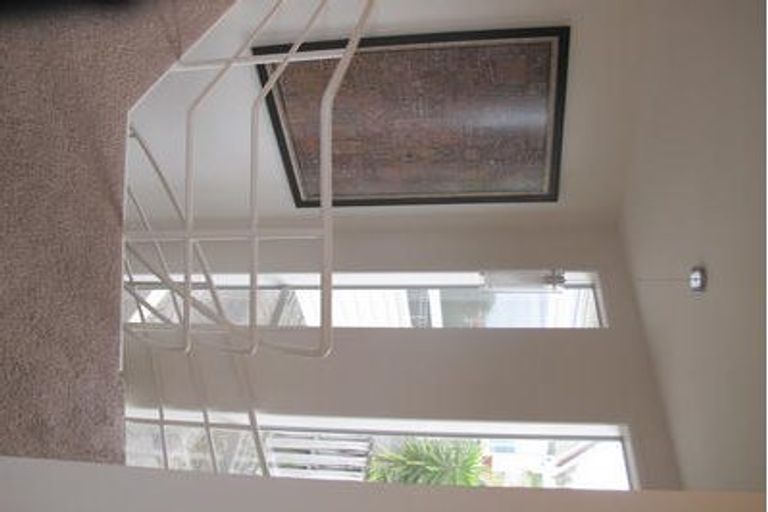 Photo of property in 1/43 Castor Bay Road, Castor Bay, Auckland, 0620