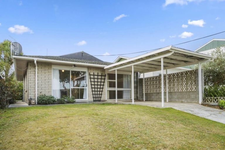 Photo of property in 11 Slacks Road, Awapuni, Palmerston North, 4412