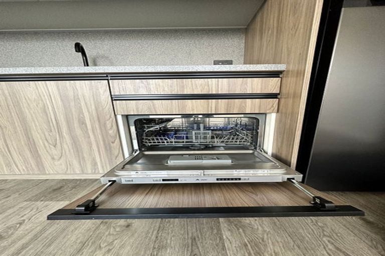 Photo of property in Unit 106,l1, 106/14 Laings Road, Hutt Central, Lower Hutt, 5010