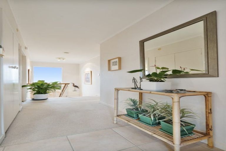 Photo of property in 51 Spence Road, Henderson, Auckland, 0612