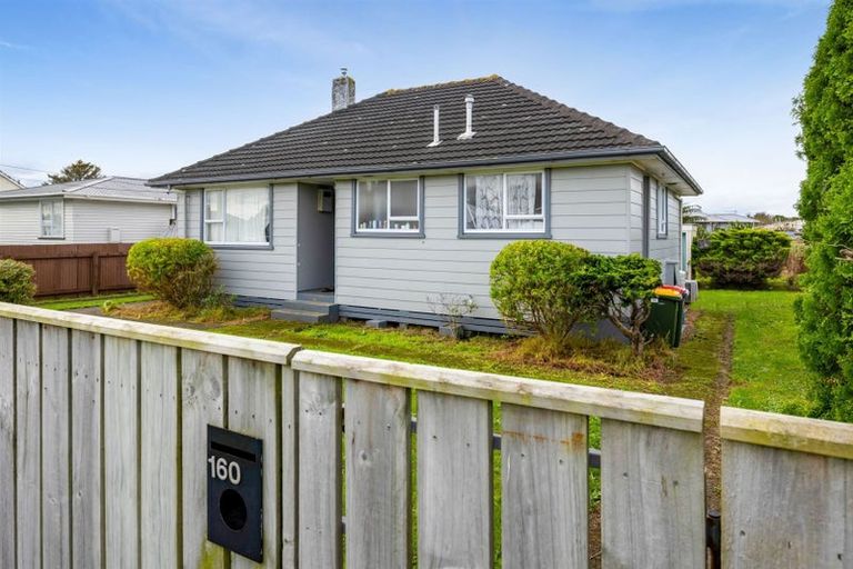 Photo of property in 160 Glover Road, Hawera, 4610