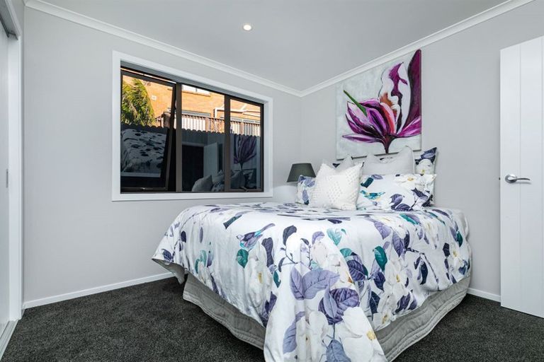 Photo of property in 8 Gordon Stanley Drive, Massey, Auckland, 0614