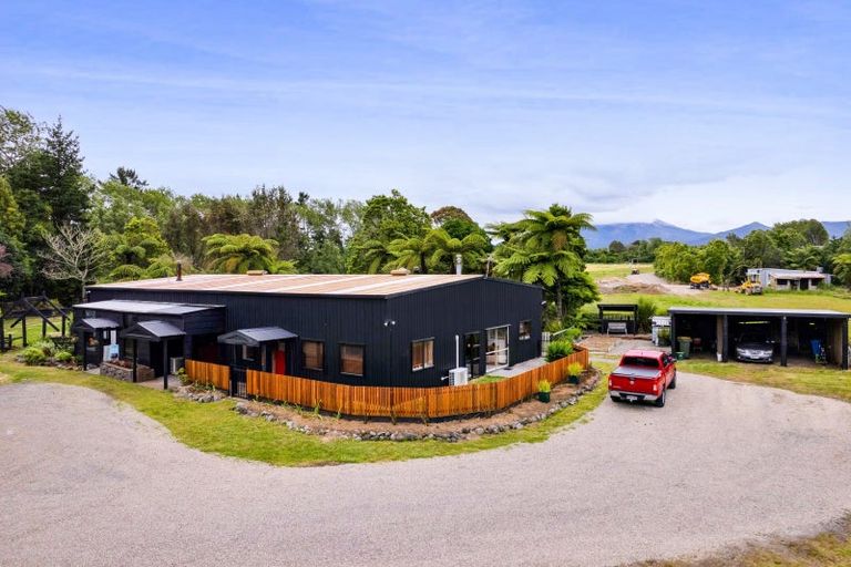 Photo of property in 1082 Junction Road, Egmont Village, Inglewood, 4386