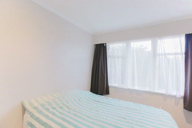 Photo of property in 12 Redwood Avenue, Tawa, Wellington, 5028