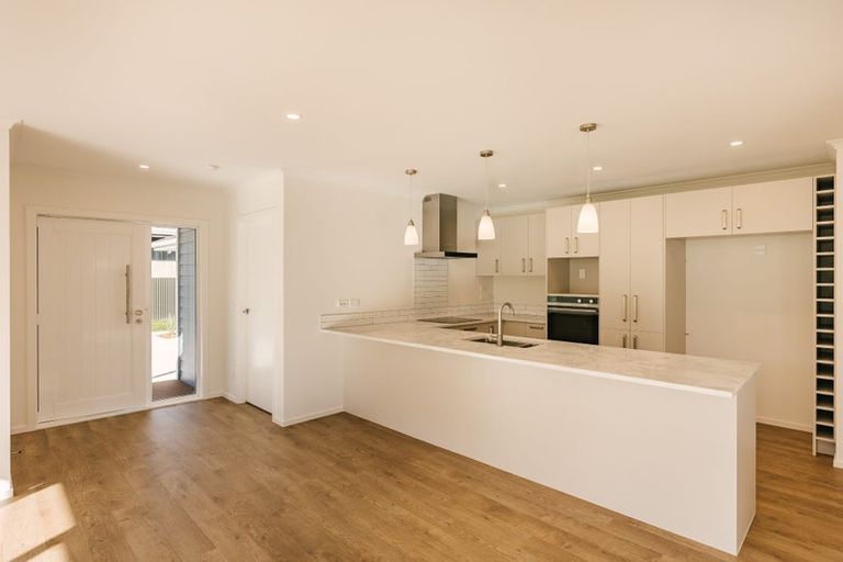 Photo of property in 9 Railway Terrace, Ohau, 5570