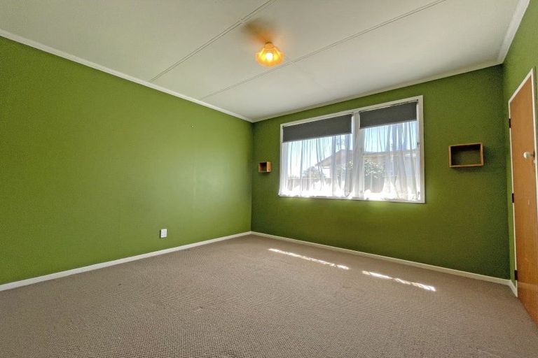 Photo of property in 50 Kimberley Grove, Westbrook, Palmerston North, 4412