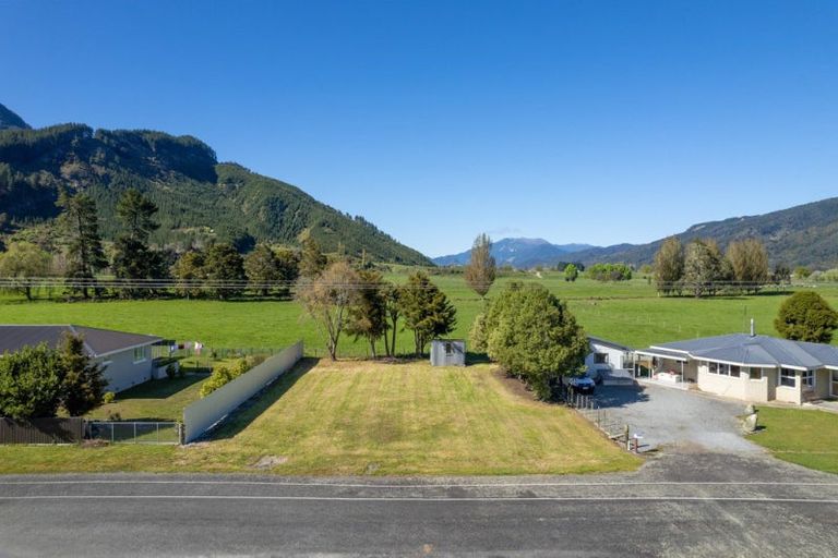 Photo of property in 136 Waller Street, Murchison, 7007