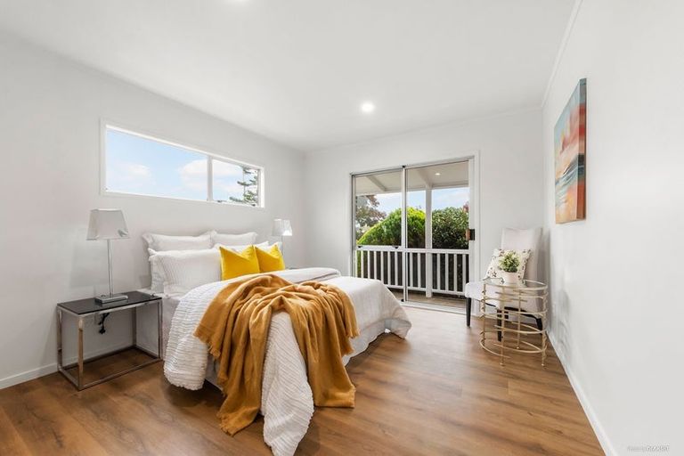 Photo of property in 1 Pahi Place, West Harbour, Auckland, 0618