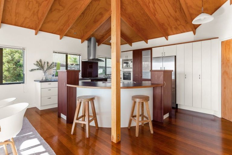 Photo of property in 81 Hikanui Drive, Havelock North, 4130