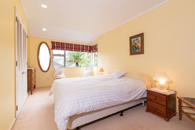 Photo of property in 2/16 Zion Road, Birkenhead, Auckland, 0626