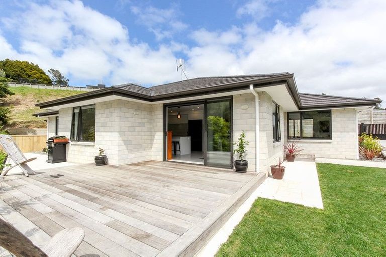 Photo of property in 18 Rotokare Crescent, Whalers Gate, New Plymouth, 4310