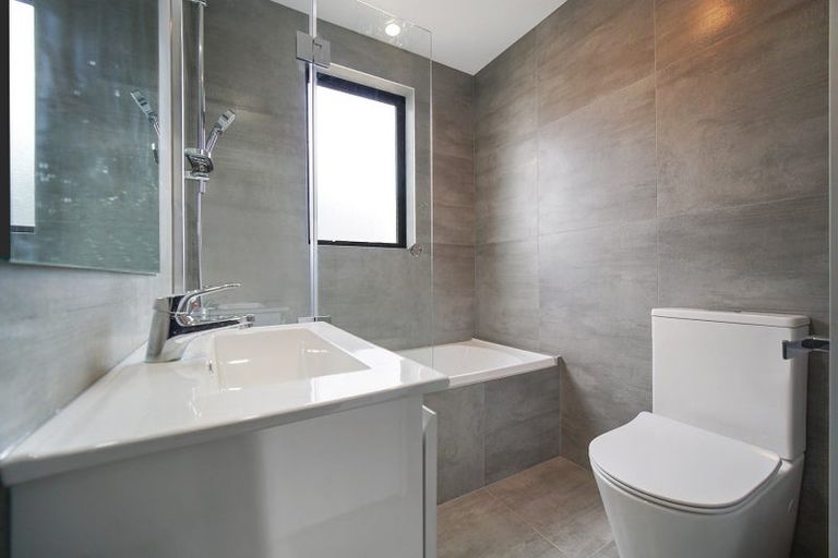 Photo of property in 8a Poruru Close, Papakura, 2110