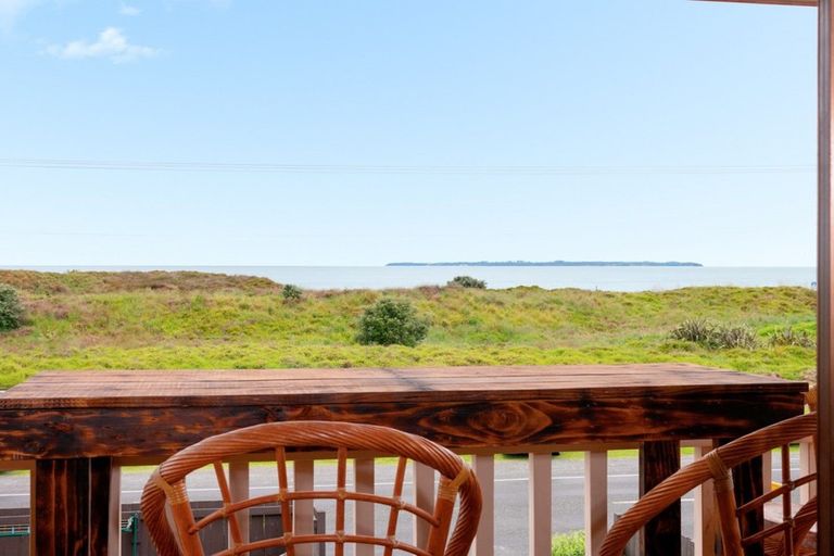 Photo of property in 1000 Papamoa Beach Road, Papamoa Beach, Papamoa, 3118