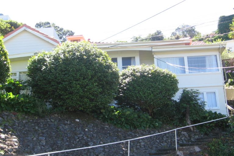 Photo of property in 1/13 Garden Road, Northland, Wellington, 6012