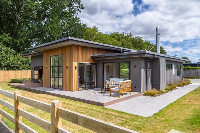 Photo of property in 6b James Kidd Place, Greytown, 5712