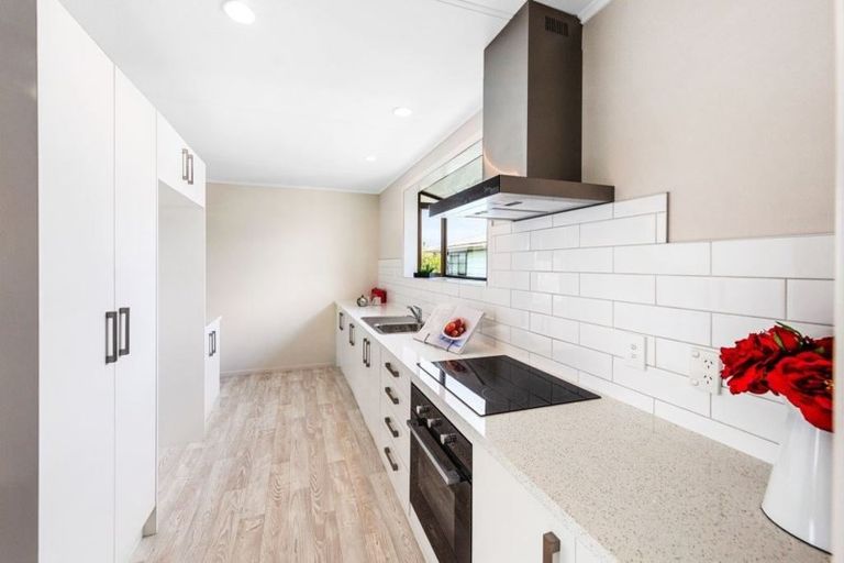 Photo of property in 8 Blake Road, Mangere East, Auckland, 2024