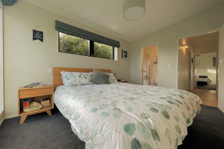 Photo of property in 137a Nevay Road, Miramar, Wellington, 6022